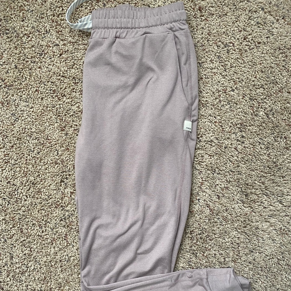 Vuori Joggers aka Butter pants